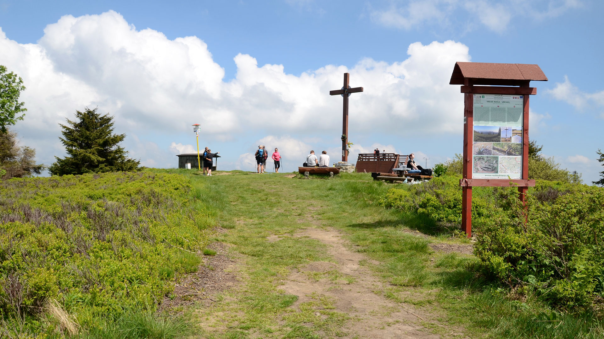 Na najvyšší vrchol Kysúc – Veľkú Raču